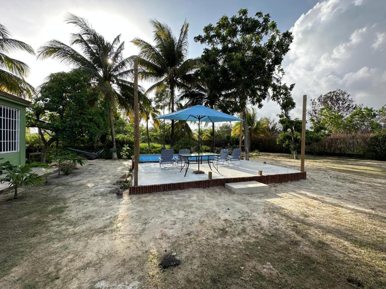 Tuquil-Ha Bed & Breakfast Ladyville Ngoại thất bức ảnh
