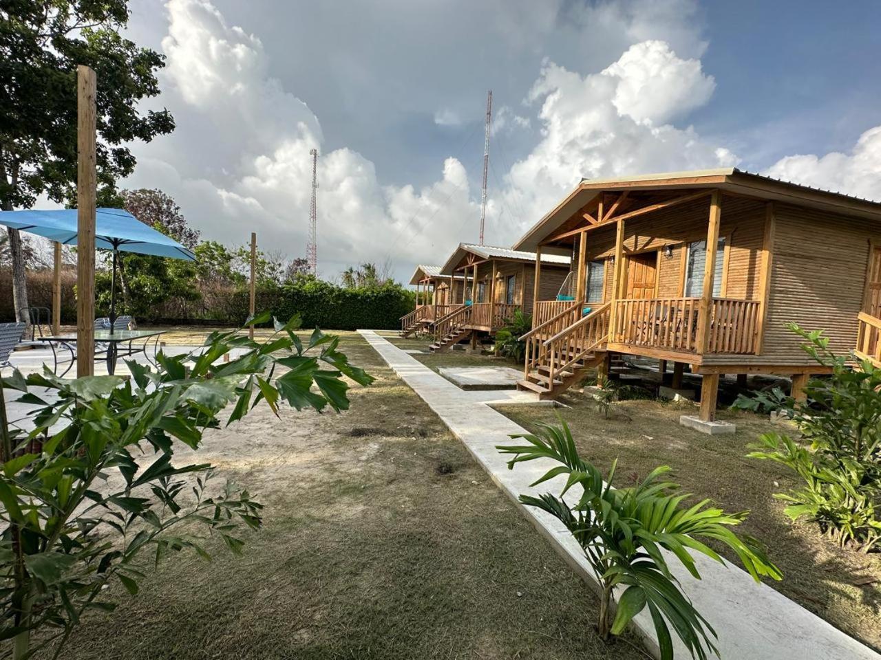 Tuquil-Ha Bed & Breakfast Ladyville Ngoại thất bức ảnh