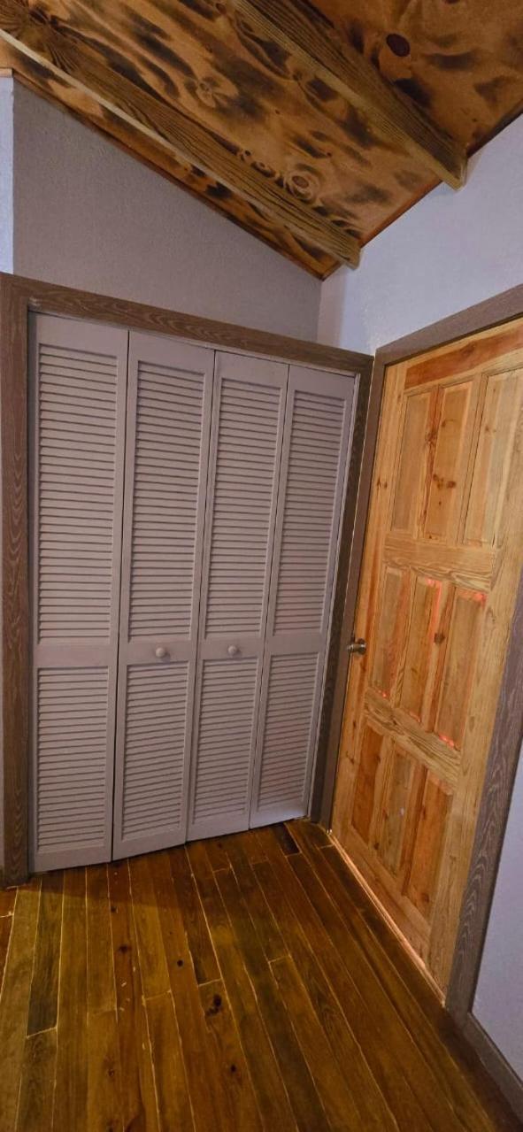 Tuquil-Ha Bed & Breakfast Ladyville Ngoại thất bức ảnh
