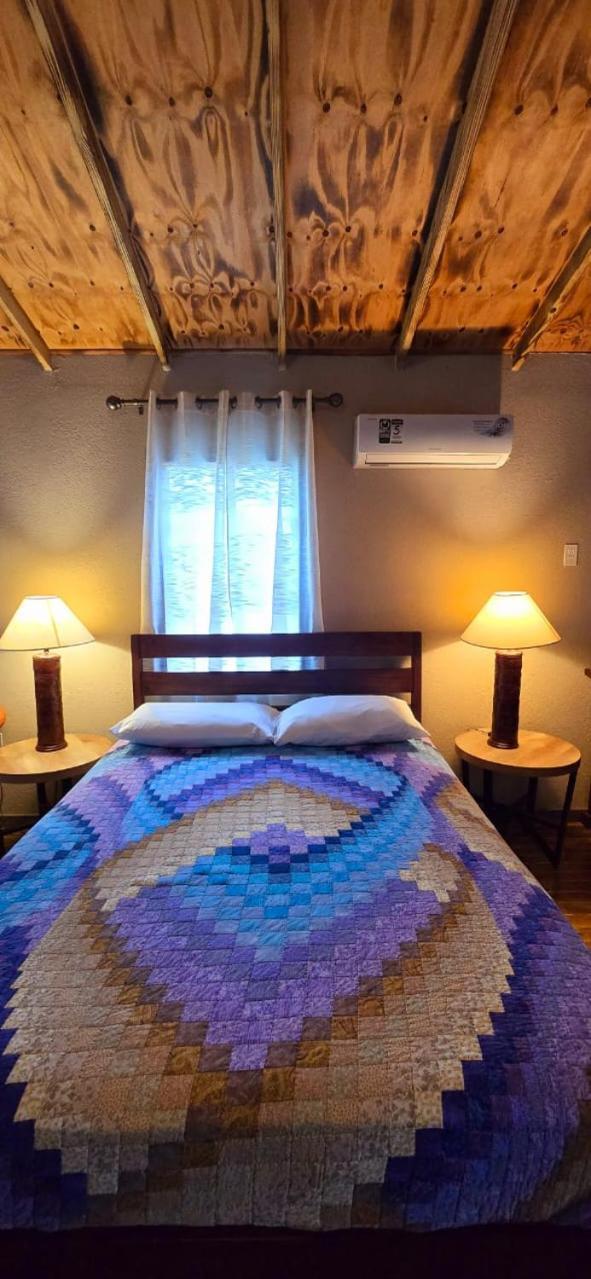 Tuquil-Ha Bed & Breakfast Ladyville Ngoại thất bức ảnh